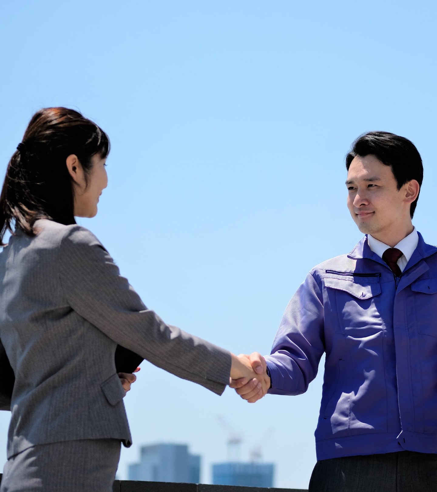 TRUST SHAPEDBY CONNECTIONS つながりを力に、信頼をかたちに。